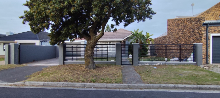 To Let 3 Bedroom Property for Rent in Rondebosch East Western Cape